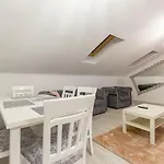 Rania Apartments